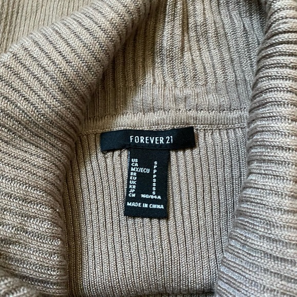 💗SOLD💗Off the shoulder sweater tank - Picture 3 of 3